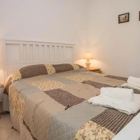 Apartment Ferienwohnung Fuer 4 Personen Ca 50 Qm In Cervar-porat, Istrien Istrische Riviera *
