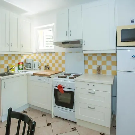 Ferienwohnung Fuer 4 Personen Ca 50 Qm In Cervar-porat, Istrien Istrische Riviera Apartment *